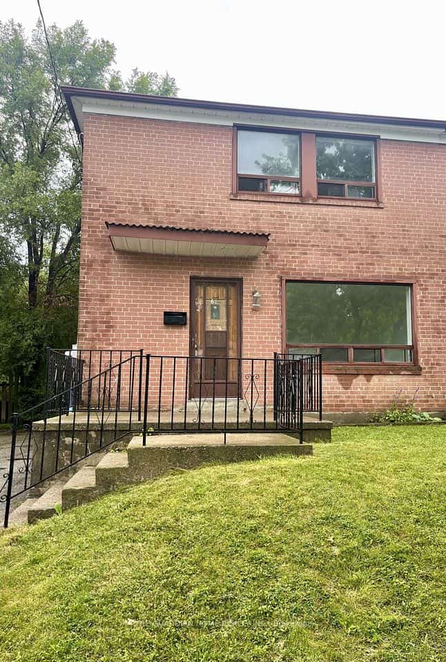 62 Santamonica Boulevard, Toronto, ON M1L 4H5