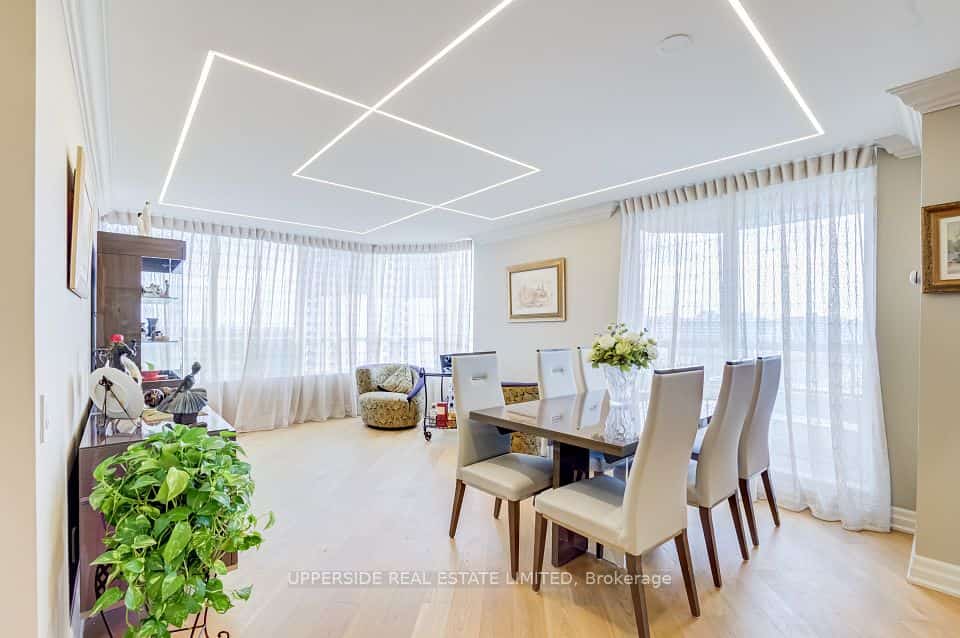 91 Townsgate Drive #1204, Vaughan, ON L4J 8E8