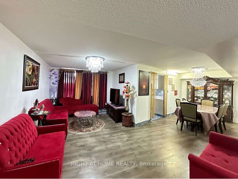 757 Victoria Park Avenue #605, Toronto, ON M4C 5N8