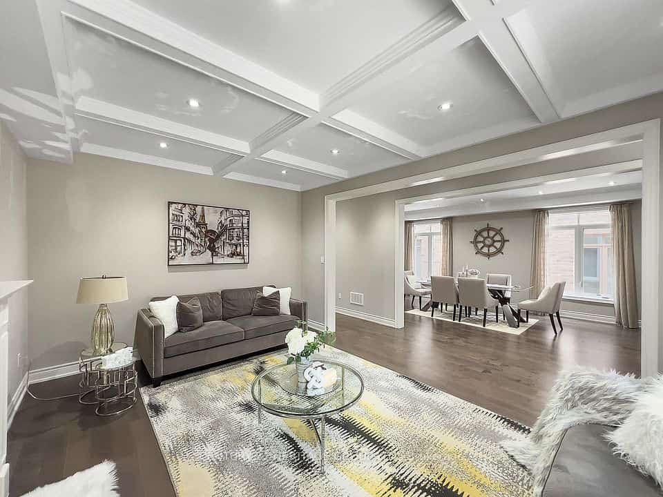 20 Barrow Avenue, Bradford West Gwillimbury, ON L3Z 0W1