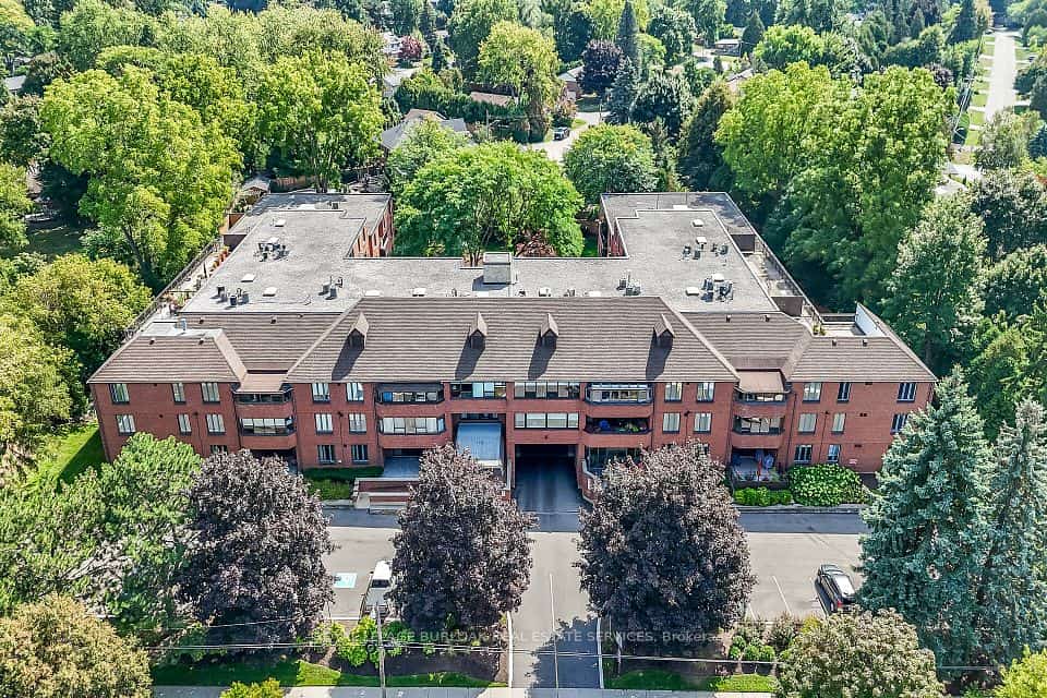 150 Wilson Street W #PH1, Hamilton, ON L9G 4E7