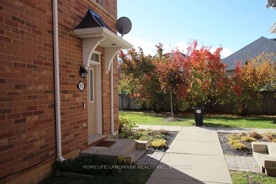 2614 Dashwood Drive #11, Oakville, ON L6M 0K5