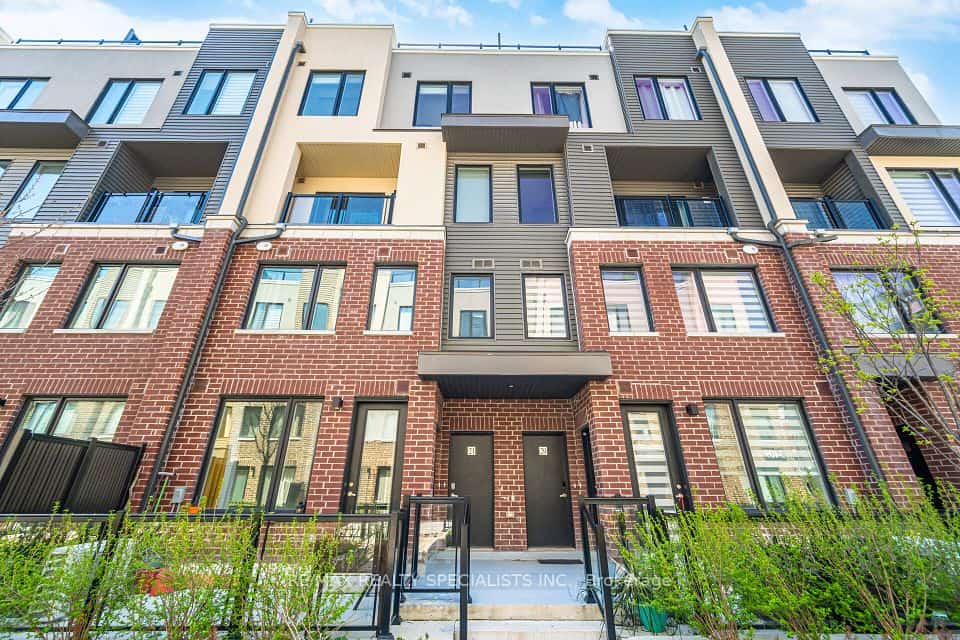 3405 Ridgeway Drive #21, Mississauga, ON L5L 0B9