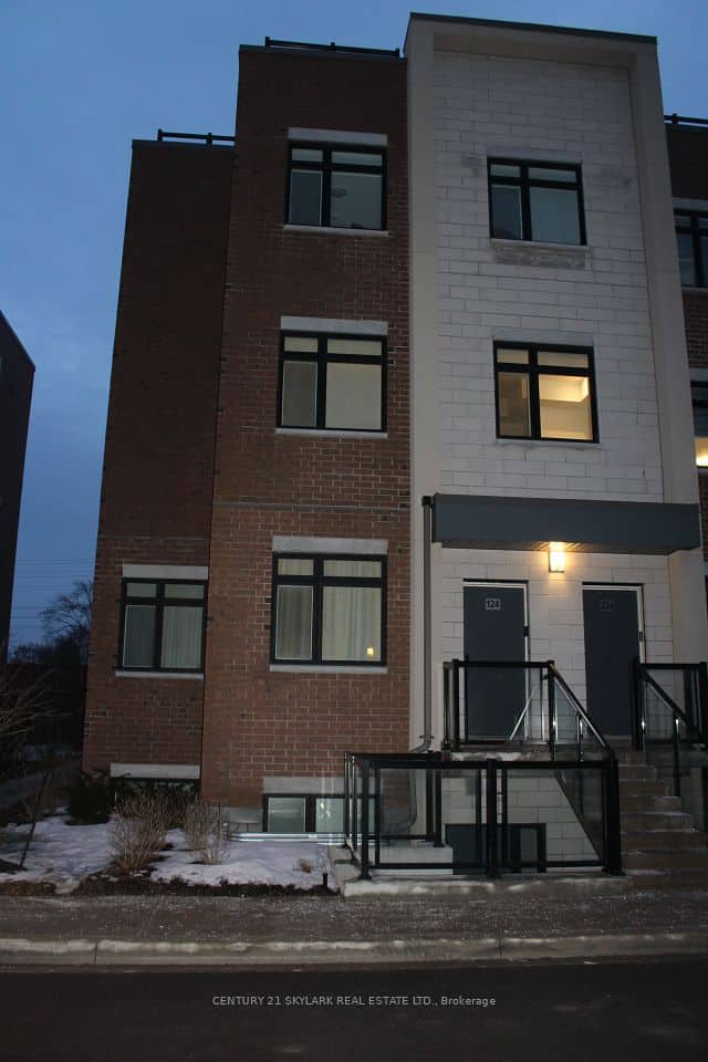 1070 Douglas McCurdy Common, Mississauga