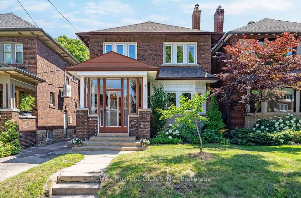 45 Glendonwynne Road, Toronto, ON M6P 3E5