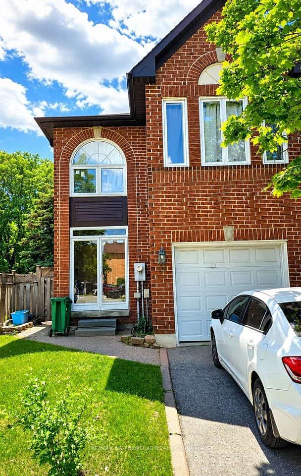 31 Goldenlight Circle, Brampton, ON L6X 4N6