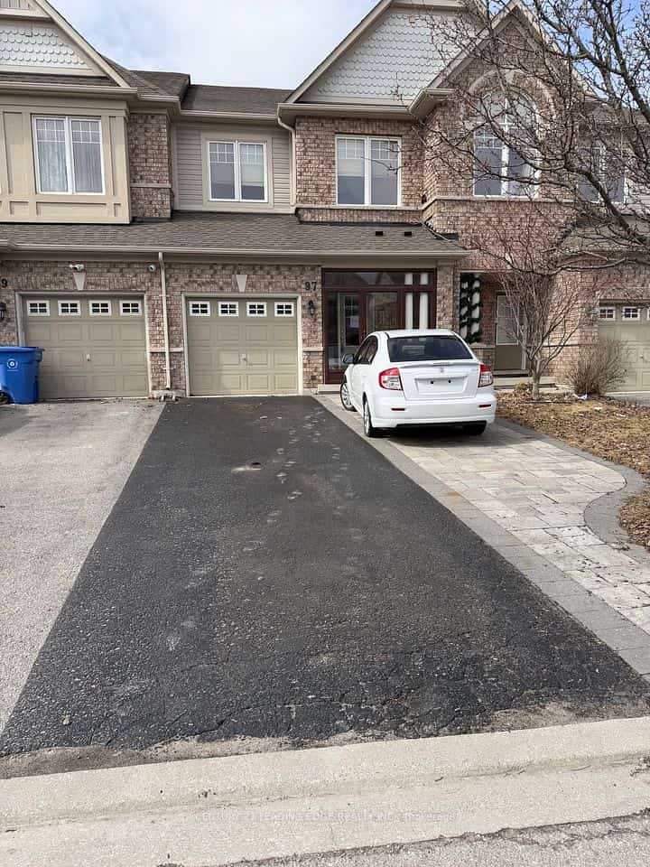 97 Thatcher Crescent, East Gwillimbury, ON L9N 0B9
