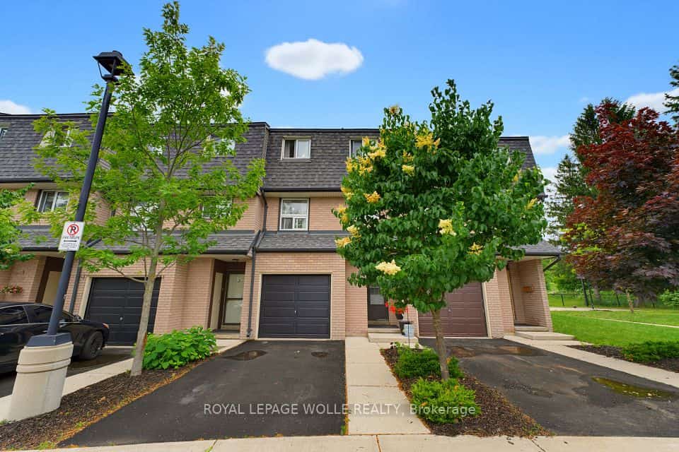 138 Blackhorne Drive #4, Kitchener, ON N2E 1Z3