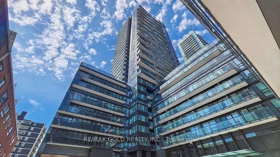 127 Broadway Avenue, Toronto, ON M4P 1V4