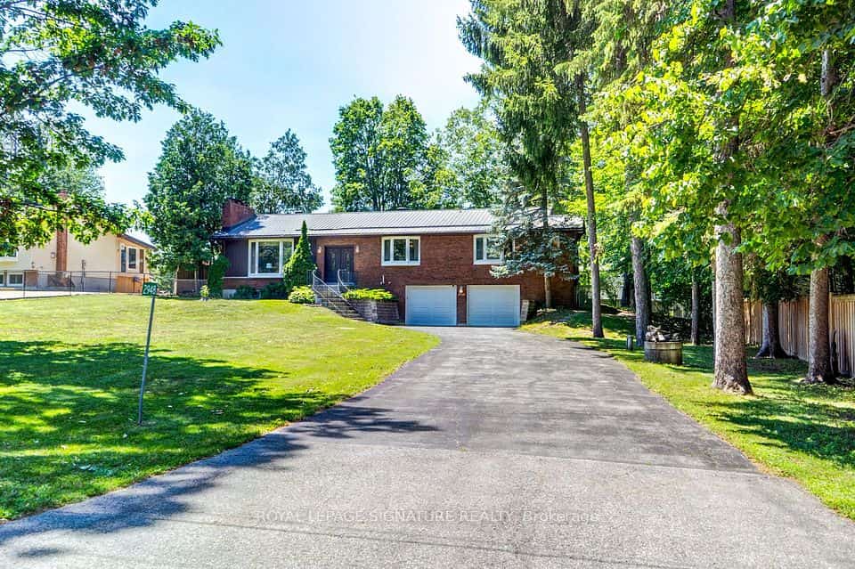 2948 Lillian Street, Innisfil, ON L9S 2J6