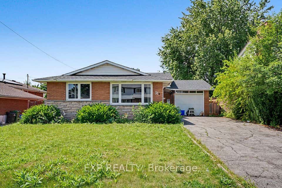 31 Darlington Drive, Hamilton, ON L9C 2L8
