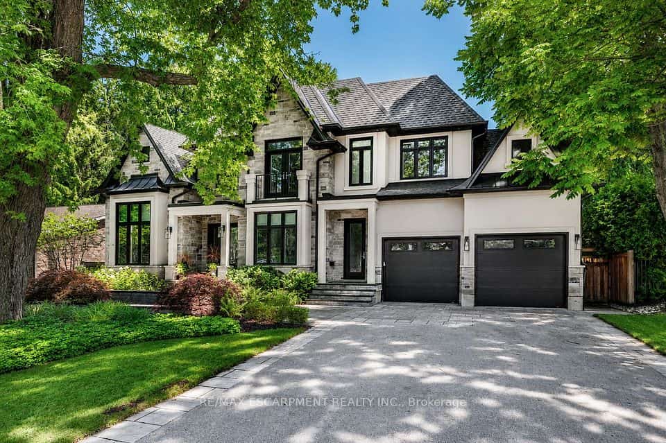 71 Lloyminn Avenue, Hamilton, ON L9G 1H4