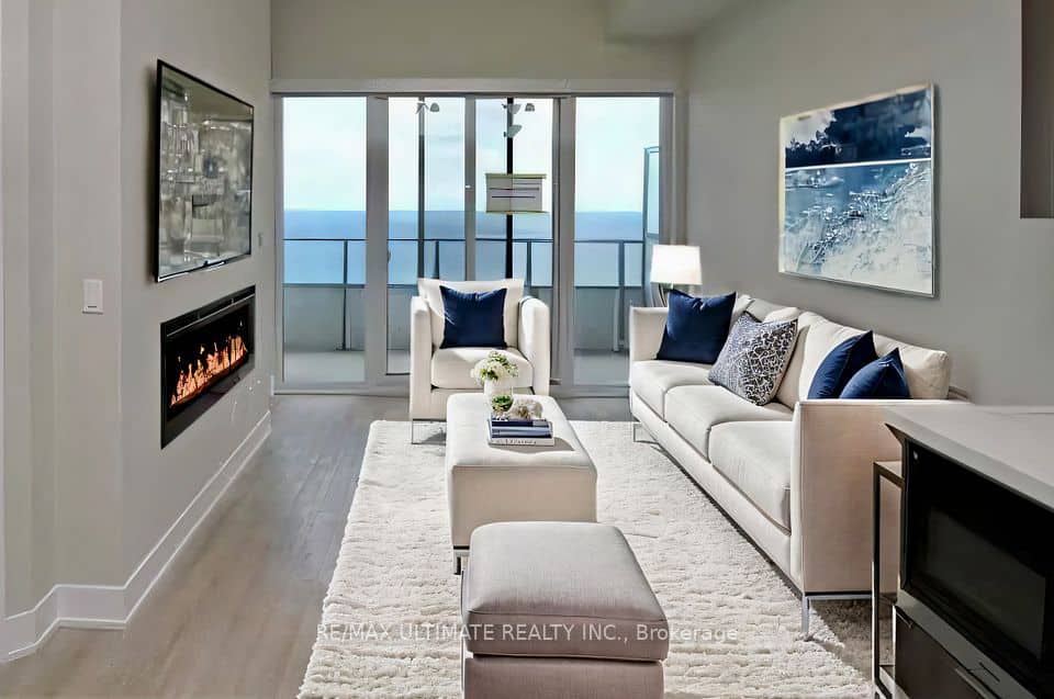 30 SE Shore Breeze Drive, Toronto