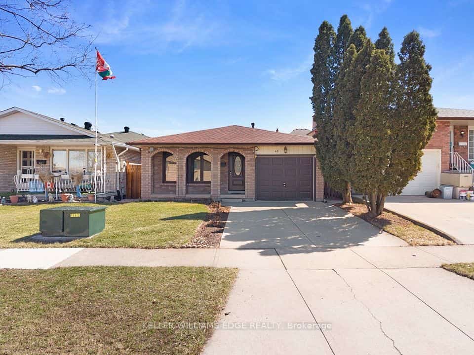45 Juniper Drive, Hamilton, ON L8E 4C7