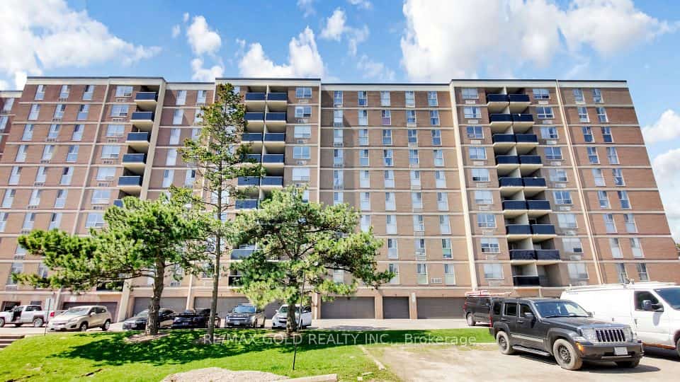 2825 Islington Avenue #102, Toronto, ON M9L 2K1