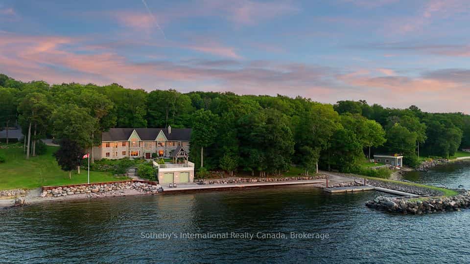 250 Gordon Drive, Penetanguishene, ON L9M 1Y4
