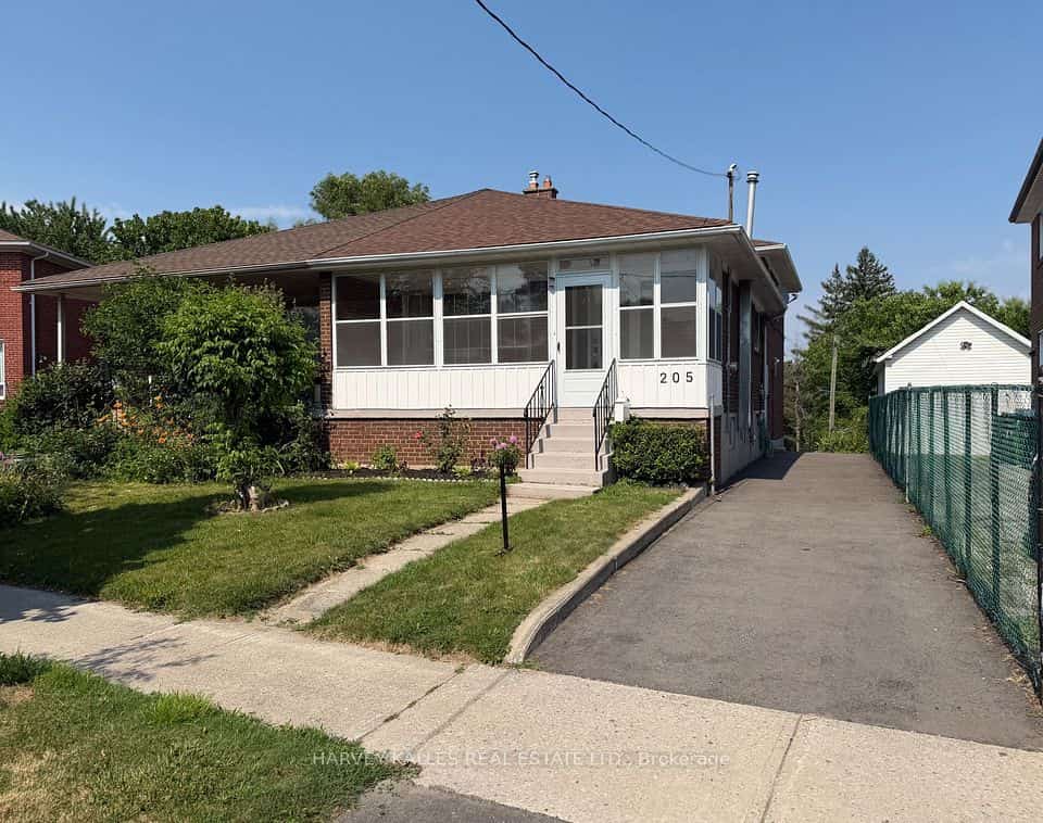 205 Vauxhall Drive, Toronto, ON M1P 1R6