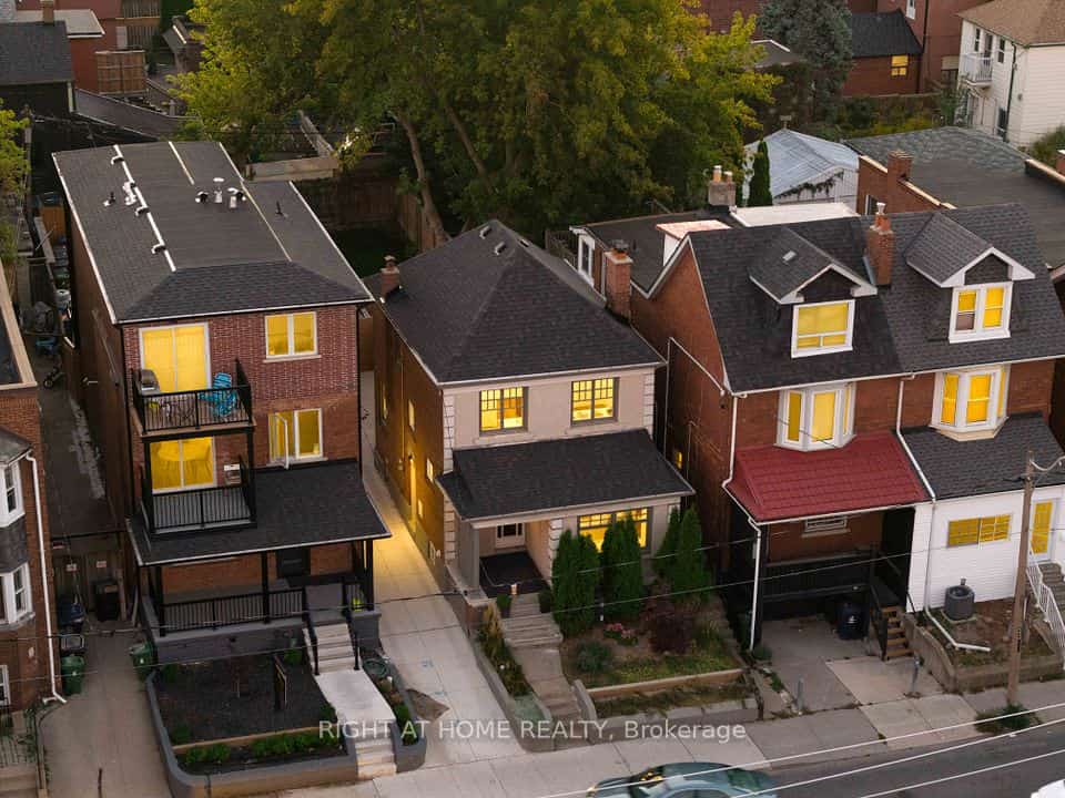 1642 Dufferin Street, Toronto, ON M6H 3L8