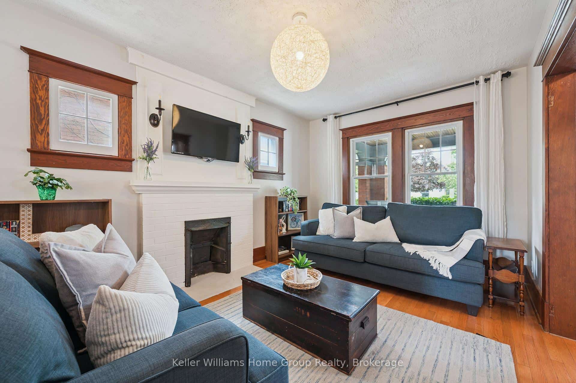 16 GLASGOW Street N, Guelph, ON N1H 4V4