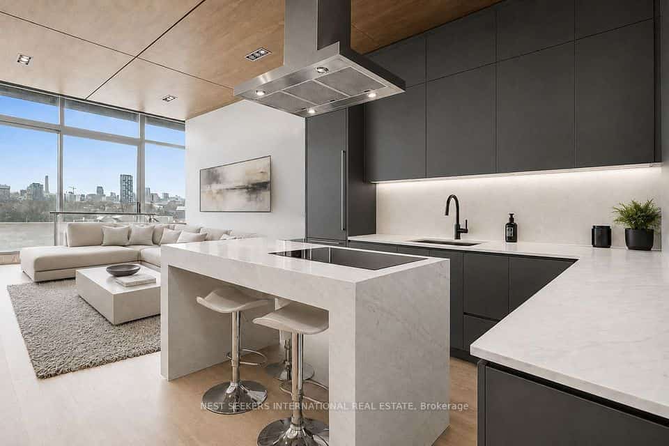 388 Richmond Street W #519, Toronto, ON M5V 3P1