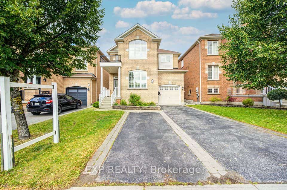 76 Ford Wilson Boulevard, Newmarket, ON L3X 3G1