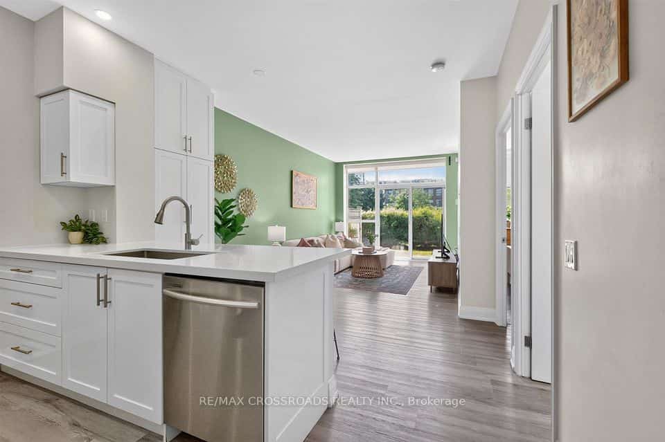 650 Lawrence Avenue W, Toronto