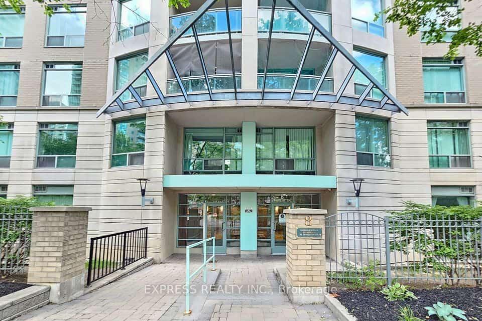 8 Pemberton Avenue #900, Toronto, ON M2M 1Y1