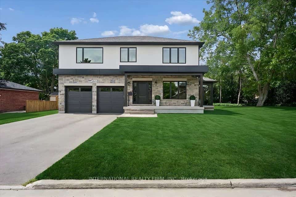 2423 Raymore Drive, Burlington, ON L7R 2B4