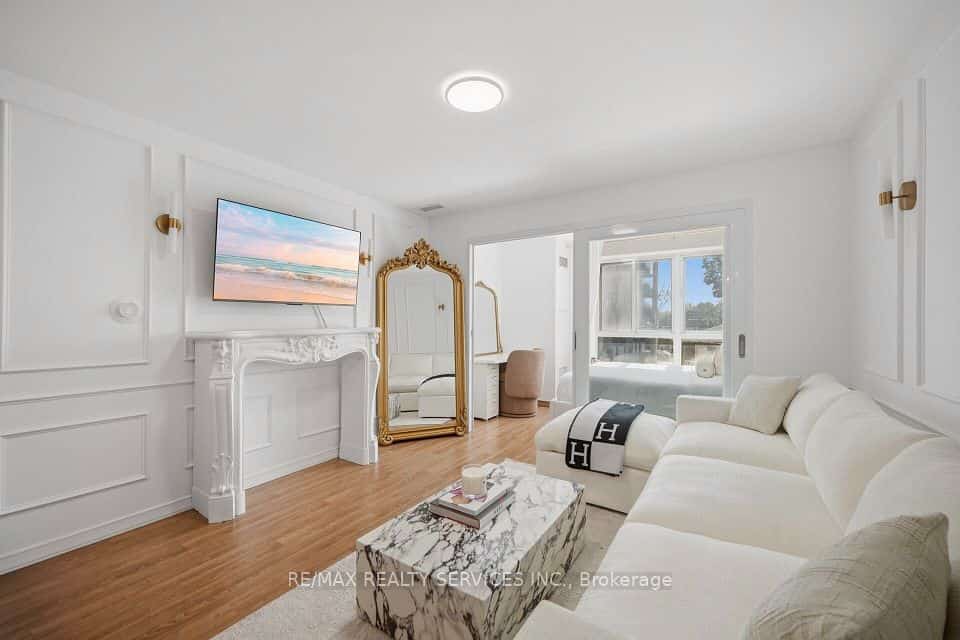 15 Maplewood Avenue #310, Toronto, ON M6C 4B4