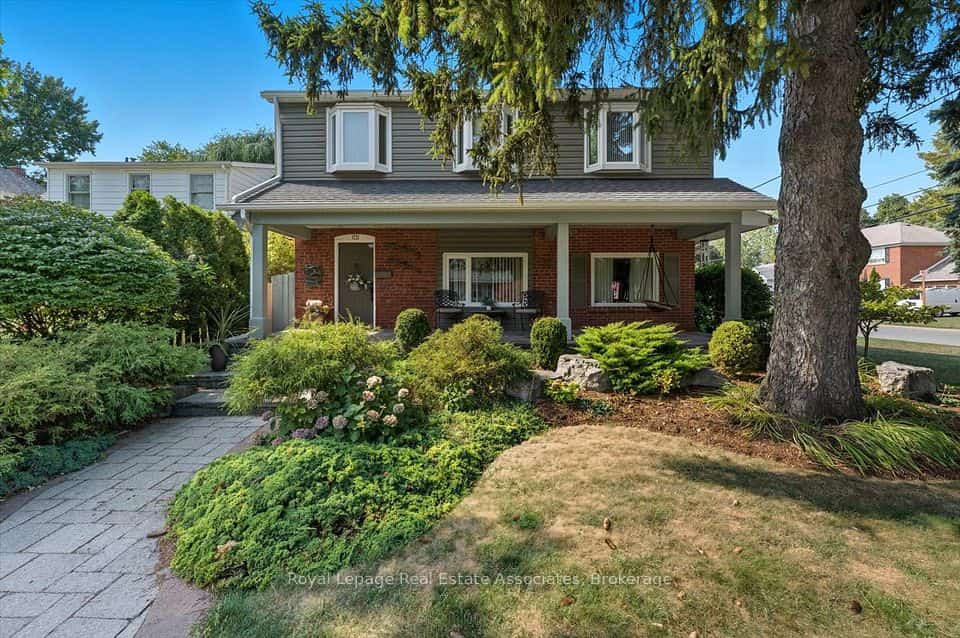 12 Wenonah Drive, Mississauga, ON L5G 3W1