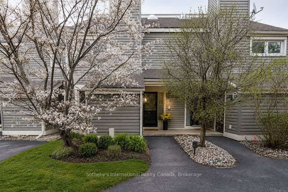 214 Escarpment Crescent #214, Collingwood, ON L9Y 5B4