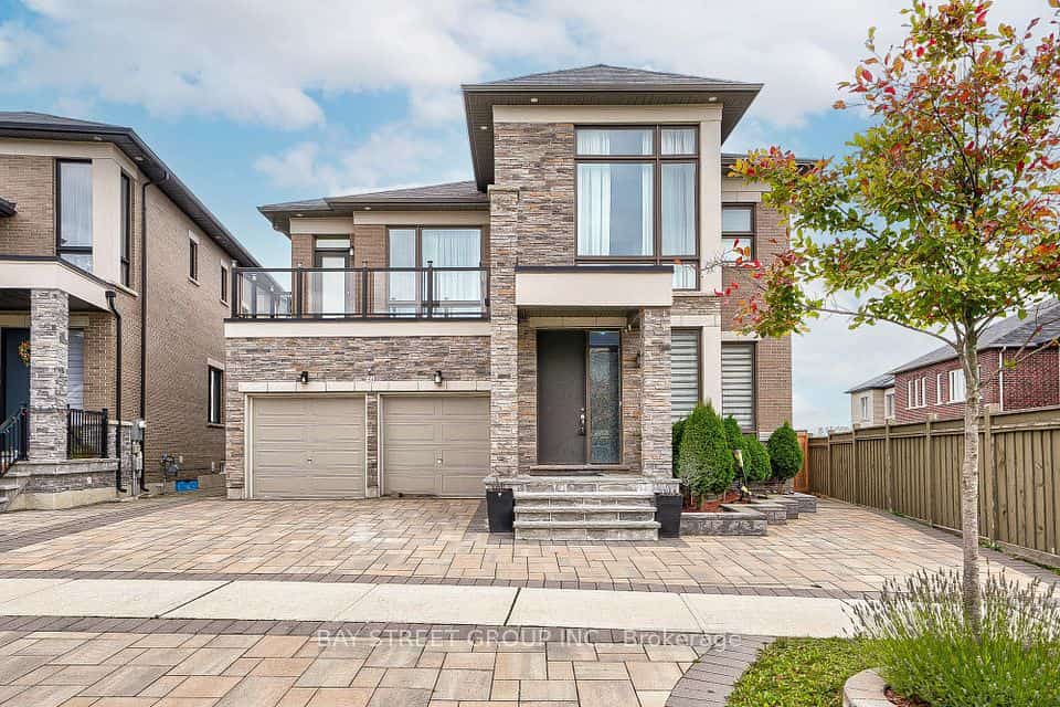 40 Conklin Crescent, Aurora, ON L4G 0Z2