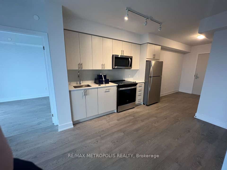 2550 N SIMCOE Street N #2404, Oshawa, ON L1L 0R5