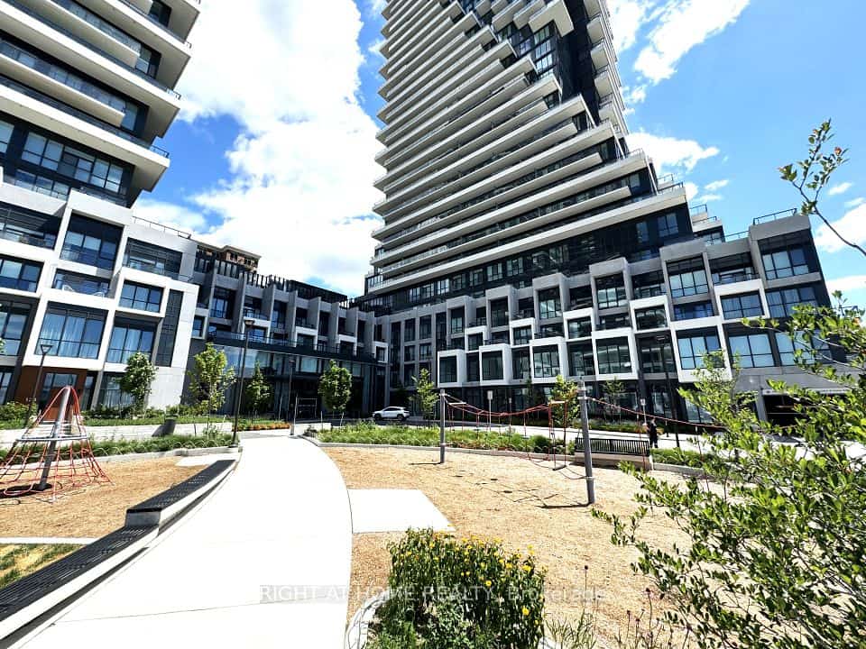 30 Inn On The Park Drive #4304, Toronto, ON M3C 0P8
