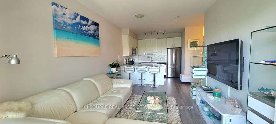 11611 Yonge Street #301, Richmond Hill, ON L4E 1G2