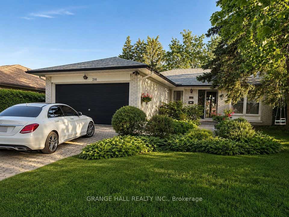 210 Lloyd Manor Road, Toronto, ON M9B 5K6