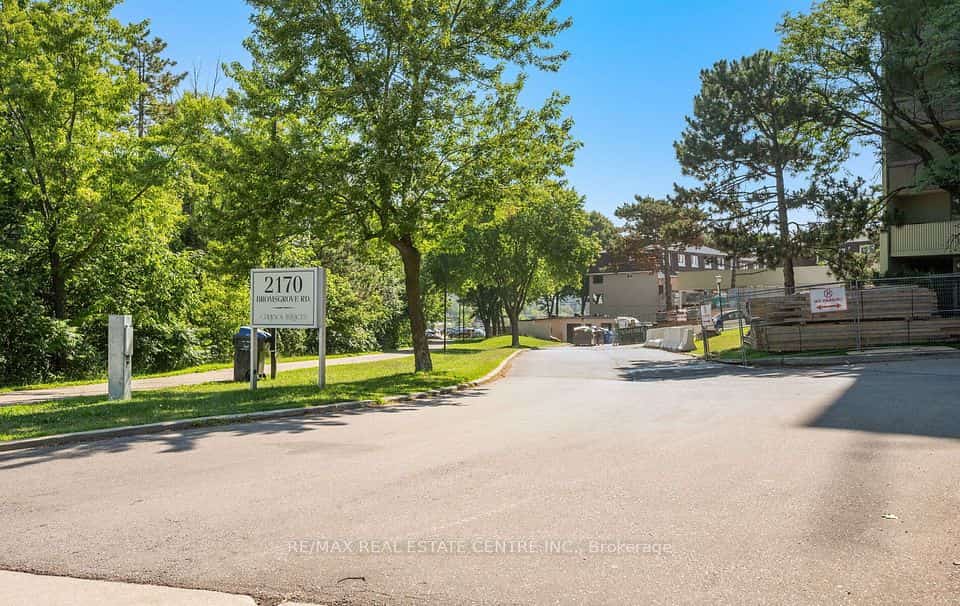 2170 Bromsgrove Road #2, Mississauga, ON L5J 4J2