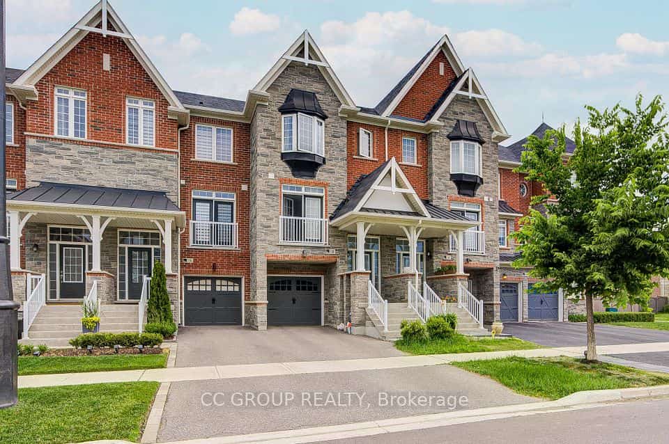138 Farooq Boulevard S, Vaughan, ON L4H 4S1