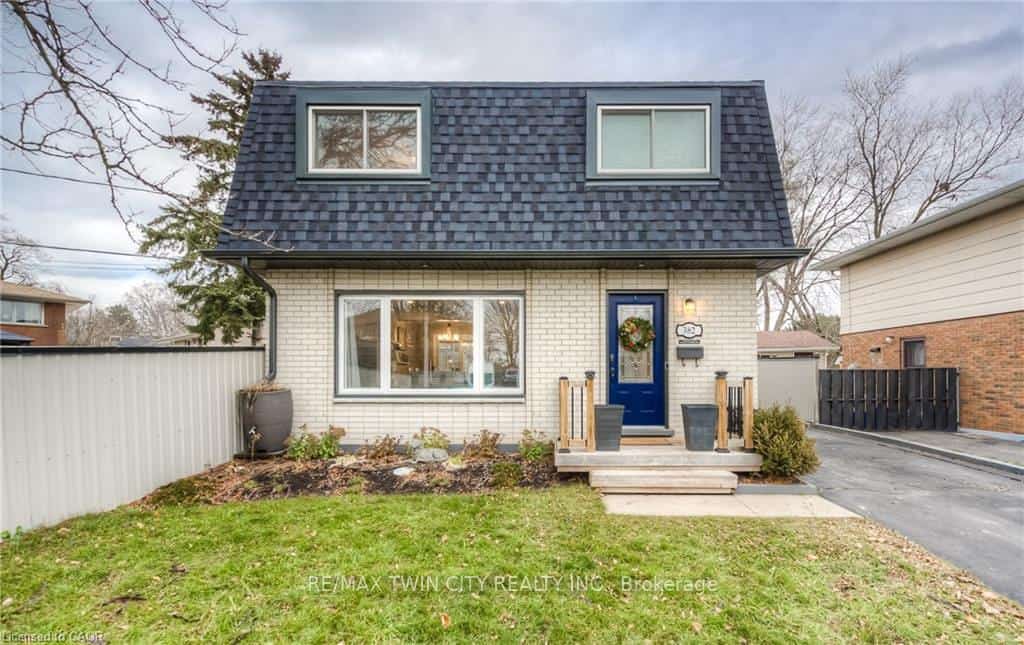 382 Cyrus Street, Cambridge, ON N3H 1H3
