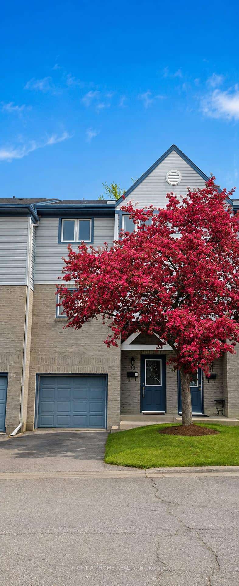 589 Beechwood Drive N #32, Waterloo, ON N2T 2K9