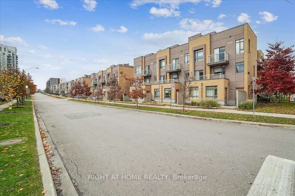 90 Orchid Place Drive #304, Toronto, ON M1B 0C4