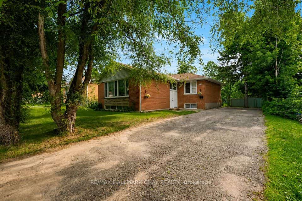 254 St Vincent Street, Barrie, ON L4M 3Z8