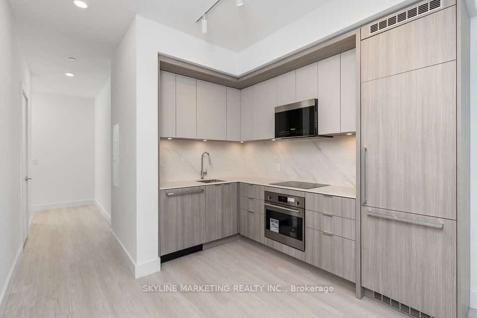 6 Greenbriar Road #210, Toronto, ON M2K 0H6