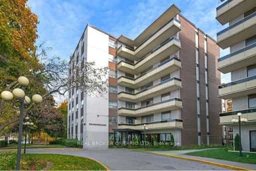 921 Midland Avenue #306, Toronto, ON M1K 4G2
