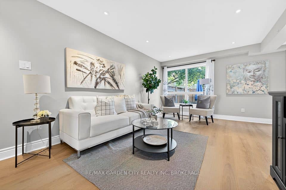 3008 Palmer Drive, Burlington