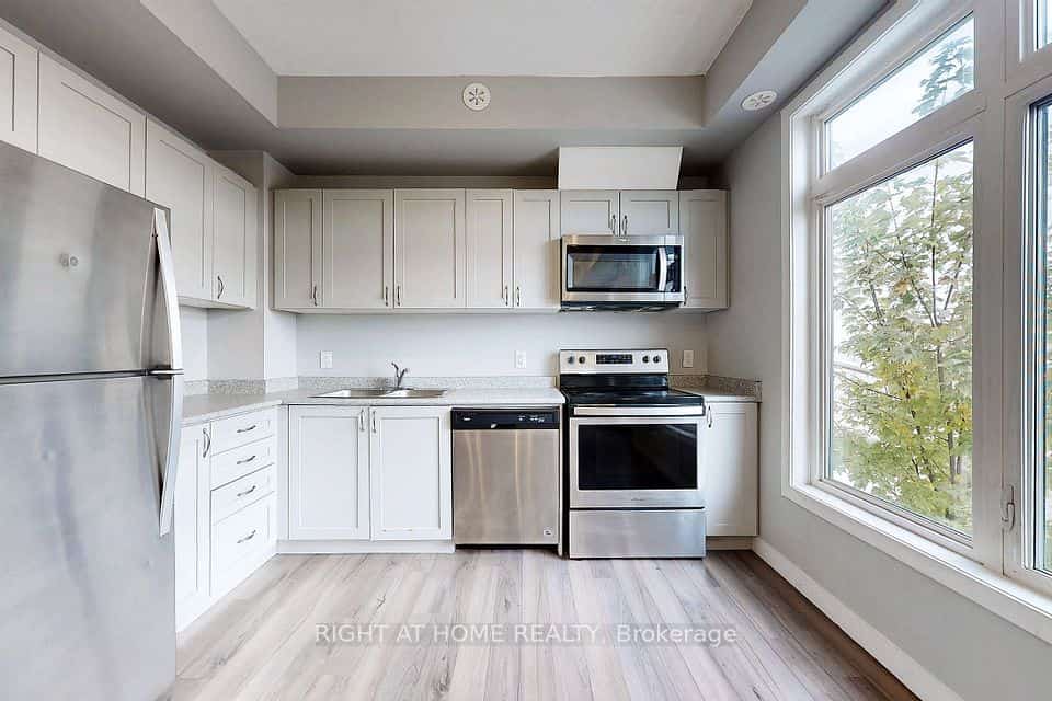 630 Rogers Road #14, Toronto, ON M6M 0B4