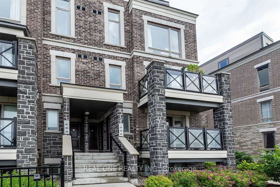 50 Dunsheath Way #603, Markham, ON L6B 1N3