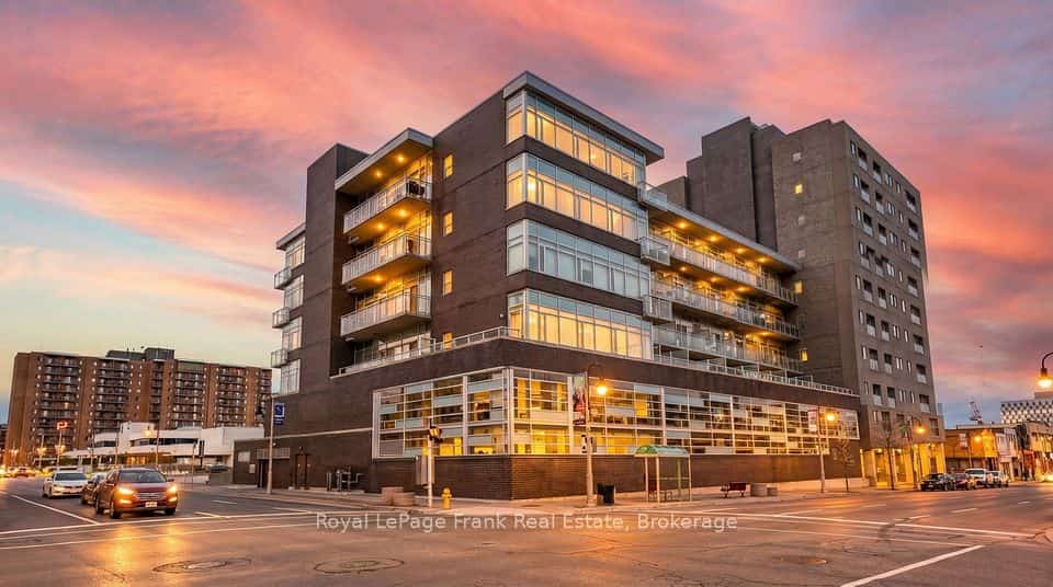 44 Bond Street W #306, Oshawa, ON L1G 6R2