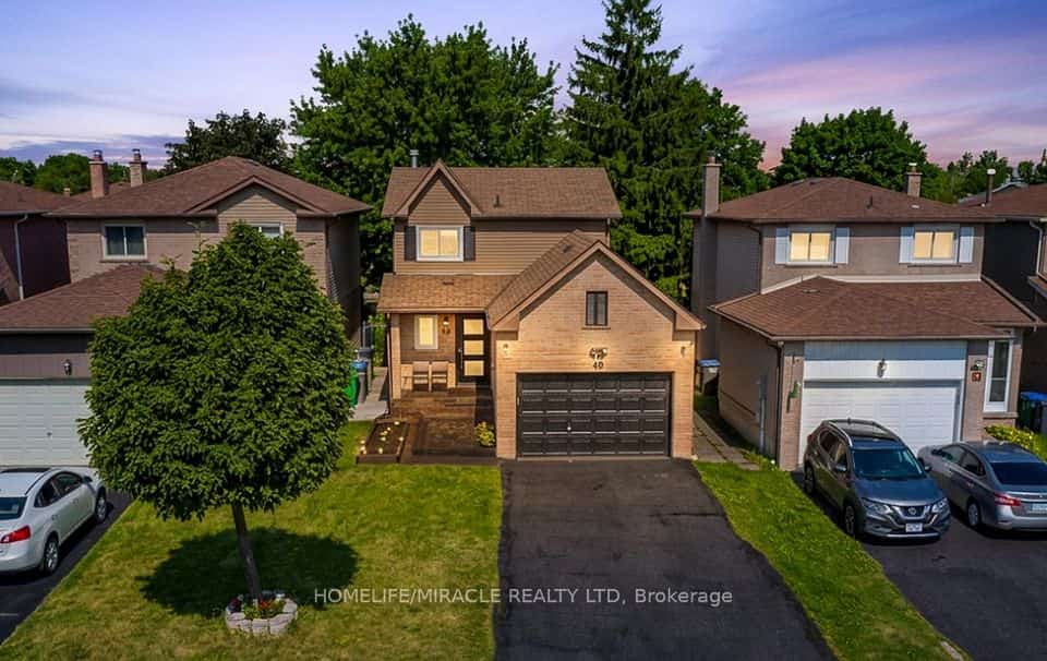 49 Newbridge Crescent, Brampton, ON L6S 4B5