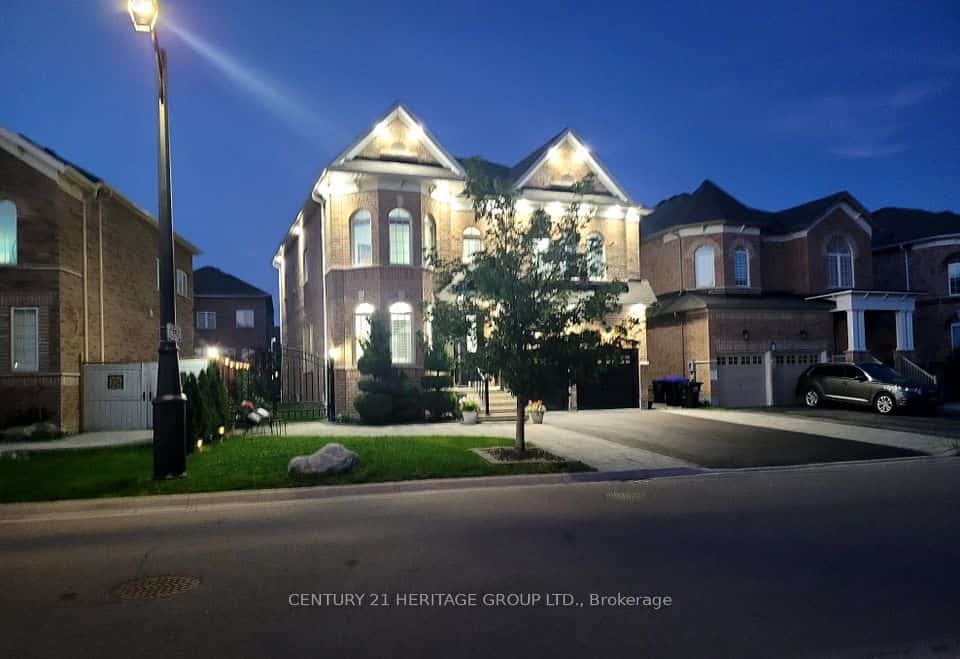 27 Leith Drive, Bradford West Gwillimbury, ON L3Z 0G5